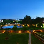 Saint Thomas Village *